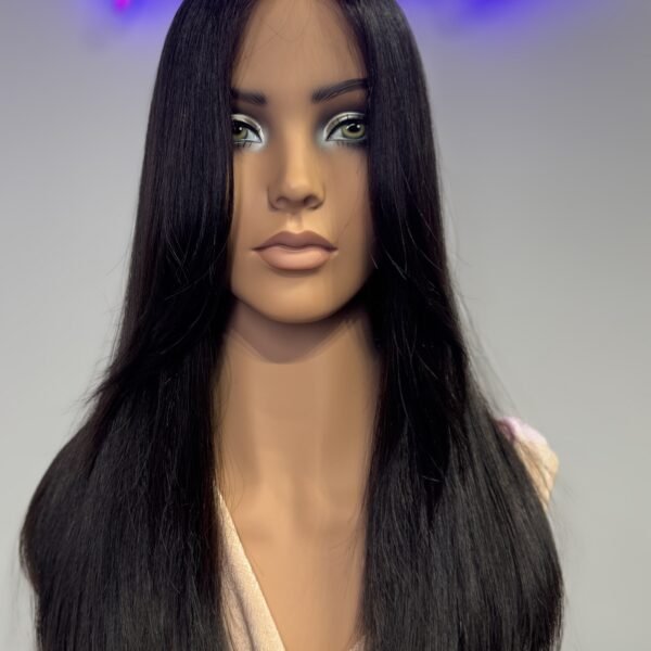 باروكة طول ٢٠ انش لون طبيعي مايل للأسود